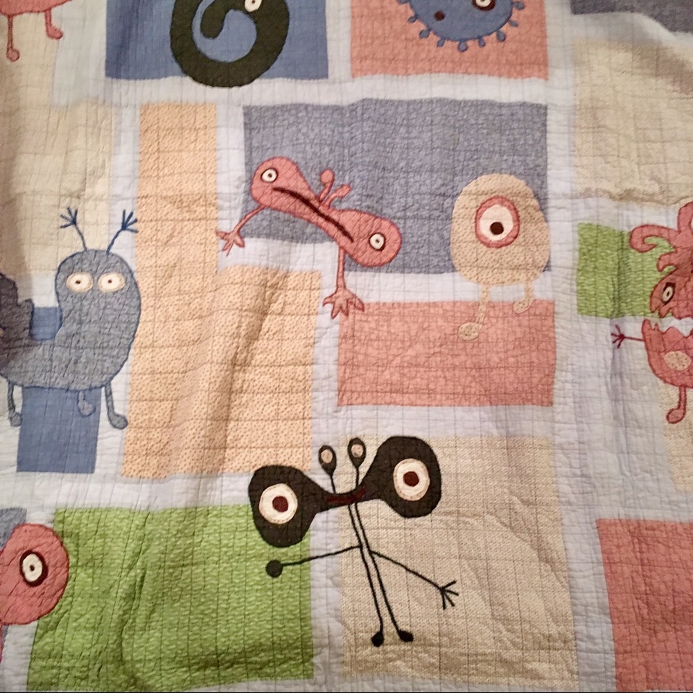 Critters Comforter Pillow Shams Twin Quilt Alien